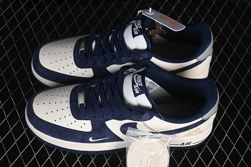 All categories Nk Air Force 1 Air Force series Nk Air Force 1 Low Air Force low-top Nike Air Force 1'07 Low Year of the Horse limited edition Navy blue Prancing Horse Air Force 1 low-top casual sneakers XD0028-013
